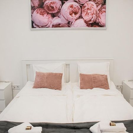 Fodormenta Residence เอ็กเกอร์ ภายนอก รูปภาพ