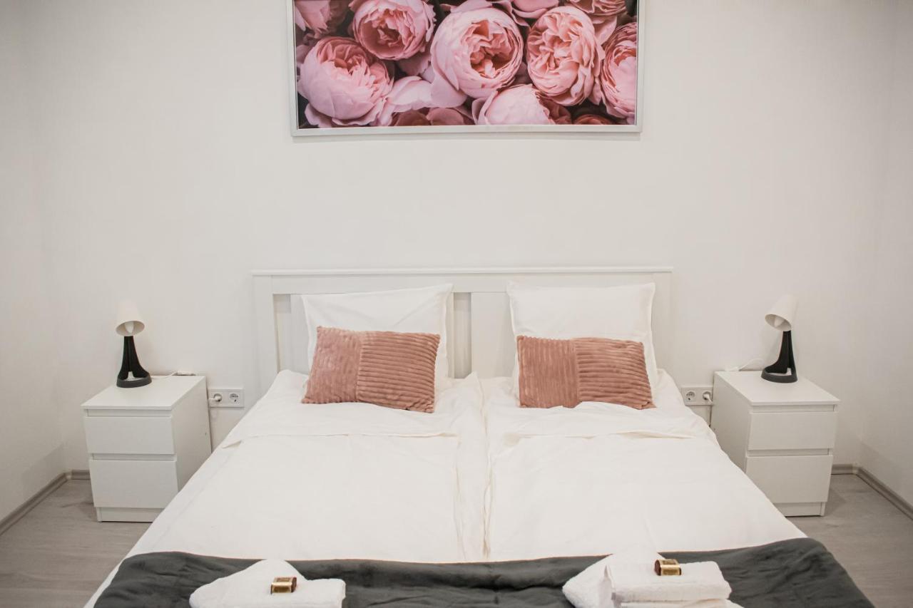 Fodormenta Residence เอ็กเกอร์ ภายนอก รูปภาพ