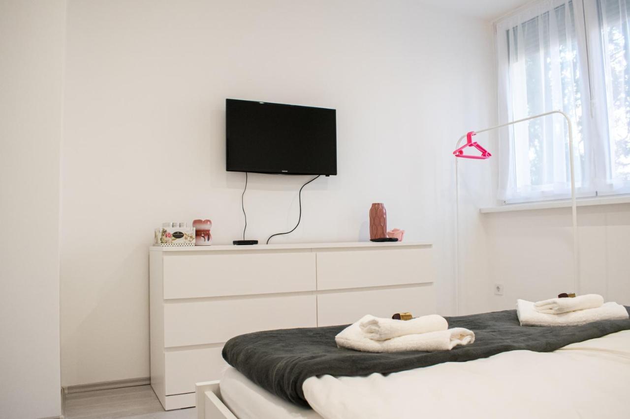 Fodormenta Residence เอ็กเกอร์ ภายนอก รูปภาพ